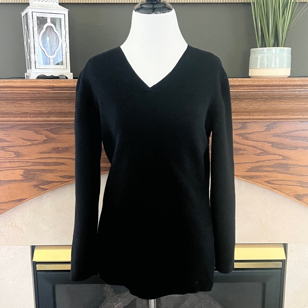 Preview International Women's Black Vintage Merino Wool‎ Sweater Size Medium